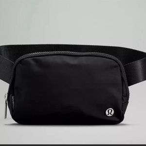 Lululemon Everywhere Belt Bag